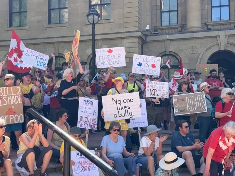 Crowd on the legislature steps